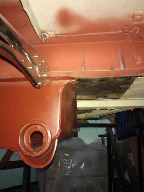 Fuel tank well
