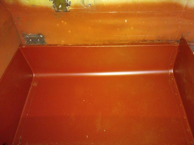 Fuel tank well