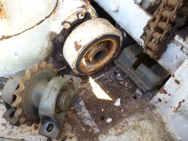 M1A1_Slew_dive_repair_2