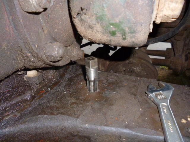 M1A1_axle_breather_thread_tapping_12_2012