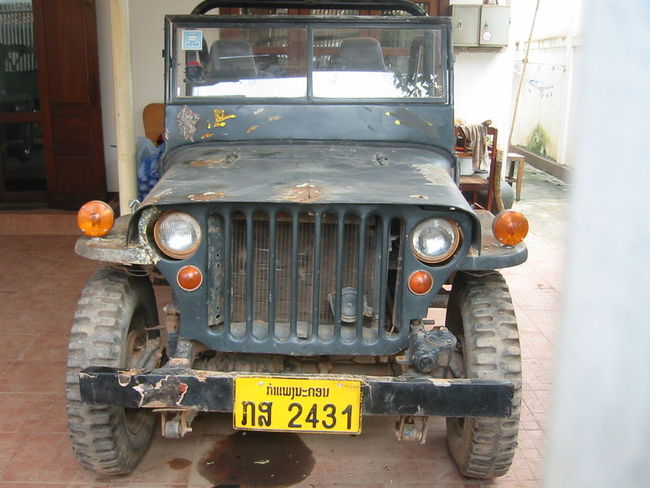 Jeep after sliced off alien parts