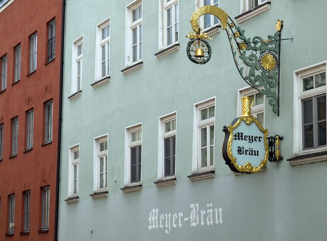 P6236108