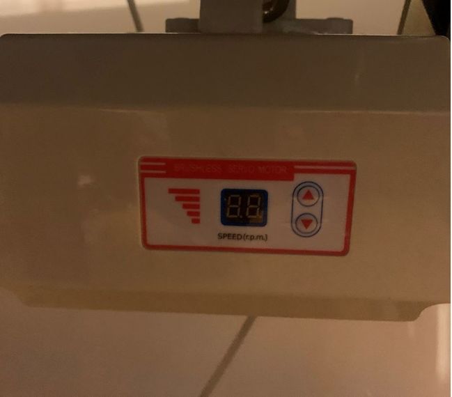 Sewing_Machine_2