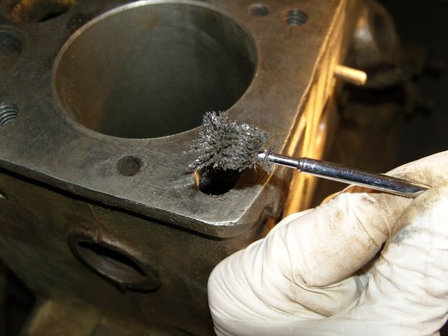 Engine crack / head bolt thread repairs