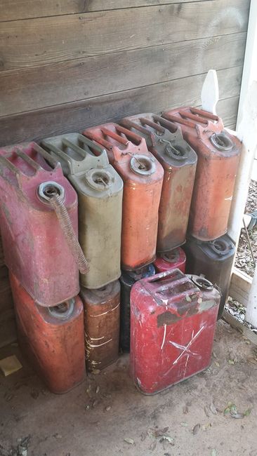 Gas_Cans