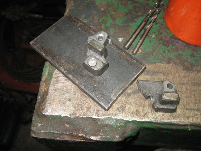 Lathe saddle