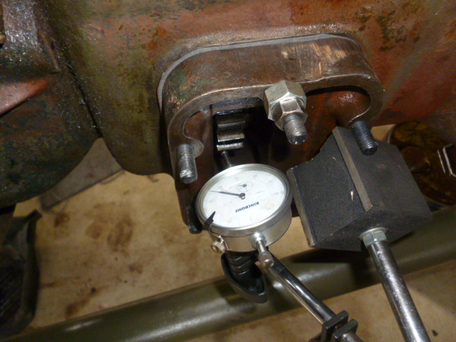 969_Front_PTO_backlash_checking_a6_2015
