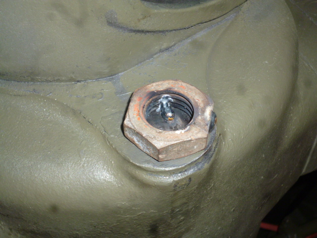 969_Gearbox_drain_plug_repair_a