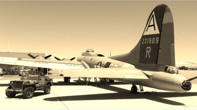B-17_B-W_Tail_and_GPW_01