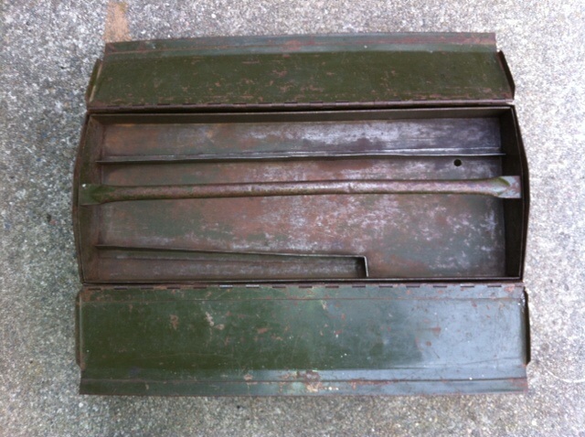 Box with tray