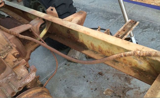 1941 Dodge CC Frame and Vent Detail