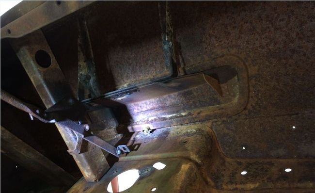 1941 Dodge CC Frame and Vent Detail