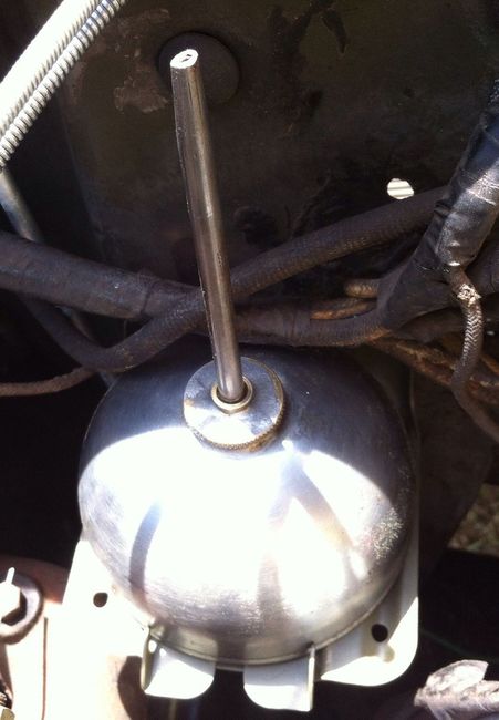 Noera oiler in Jeep holder