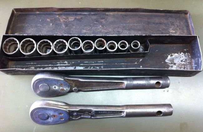 New Britain set showing both ratchet styles
