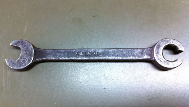 A.Plomb flare nut wrench