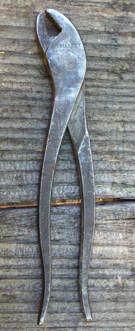 Diamalloy battery pliers
