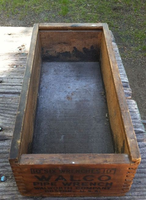 Walco pipe wrench box