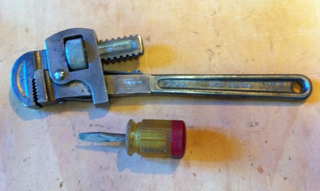 Dunlap pipe wrench and stubby screwdriver