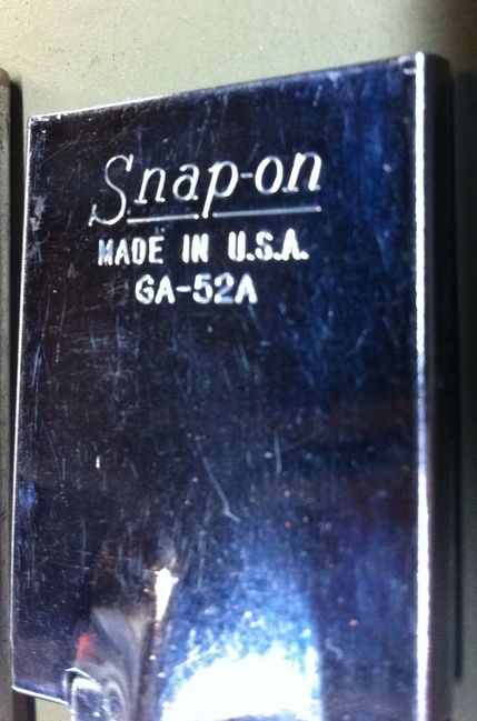 Snap on mirror logo