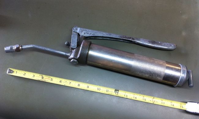 Lincoln grease gun assembled