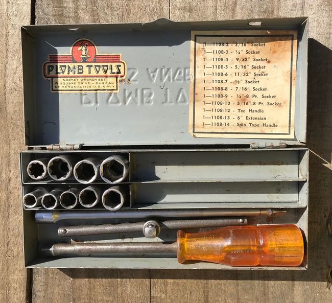 Plomb 1/4â€ drive Navy set