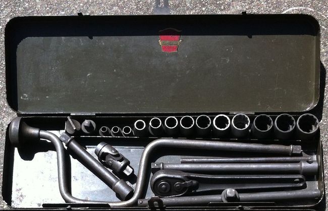 D-I socket set