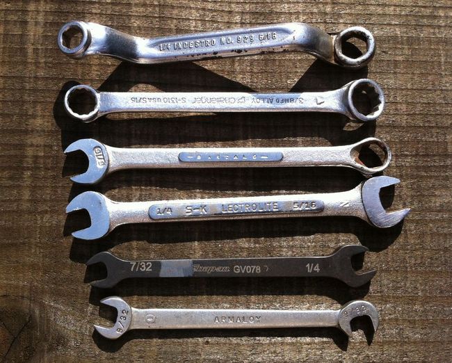 Another tiny wrench picture