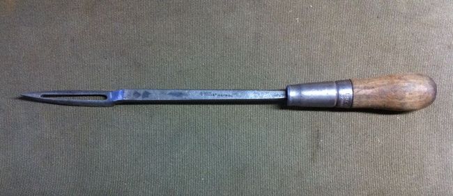 Vlchek scraper with Lutz handle