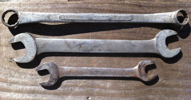 Vlchek alloy wrenches to trade