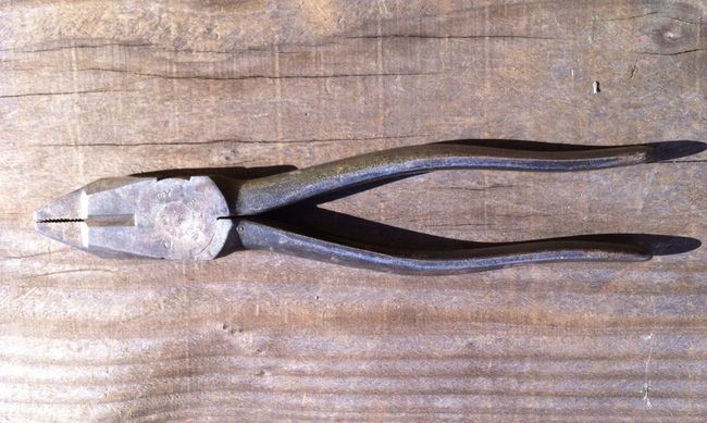 Diamalloy lineman's pliers