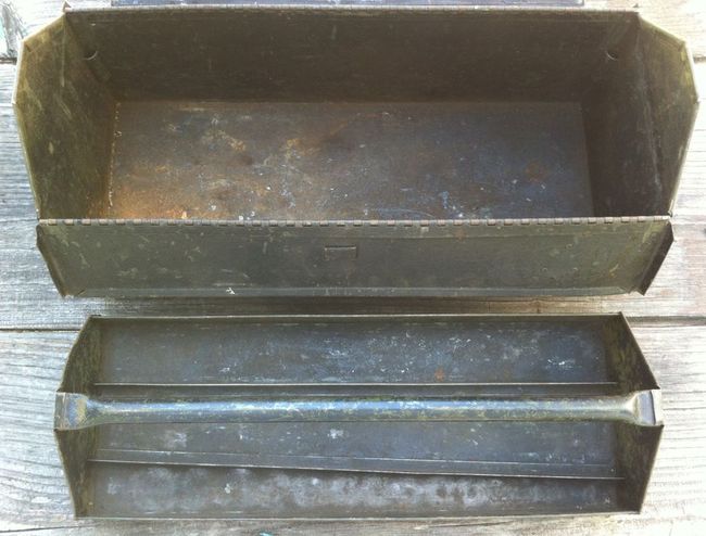 Cabin S-K toolbox interior