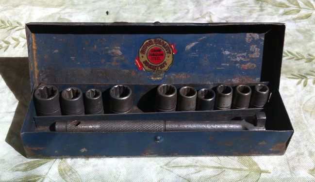 Early Indestro marked D-I 1/4&quot; socket set