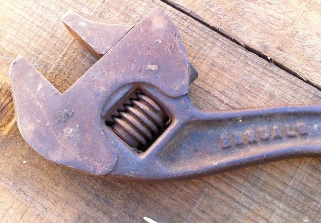 BB curved 12&quot; adjustable wrench