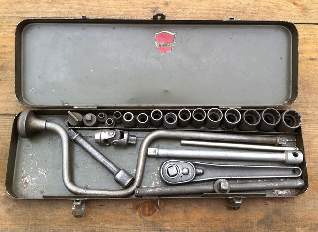 D-I socket set