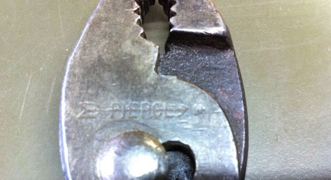Pierce Arrow markings close