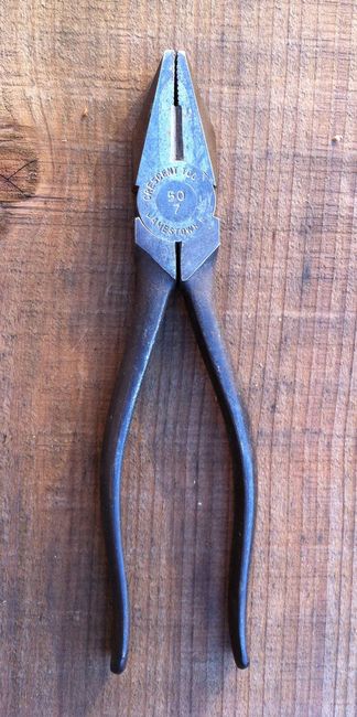 Crescent 7&quot; lineman's pliers