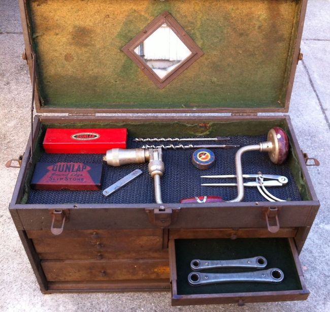 Dunlap machinist's box top and ratchet wrenches