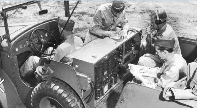 Command_Car_Radio_11