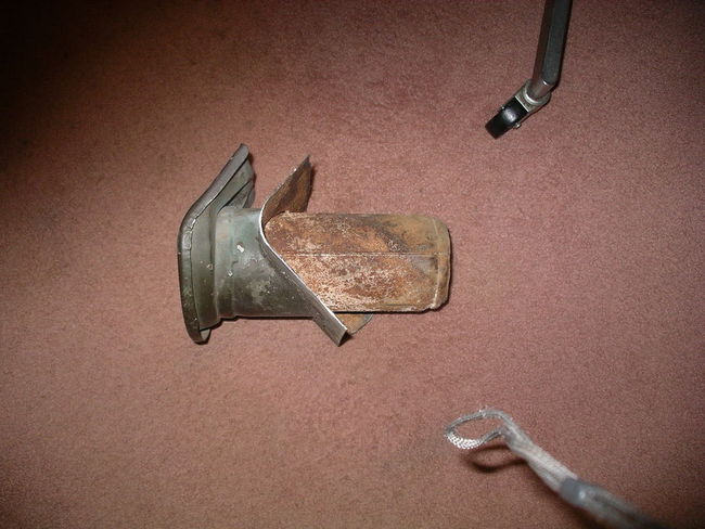 Fuel tank filler neck
