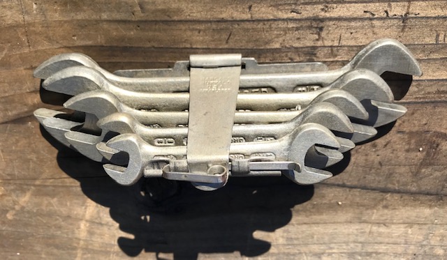 Barcalo DOE wrench set with holder