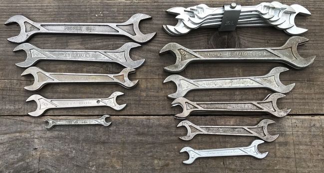 Barcalo marked and unmarked geometric pattern wrenches