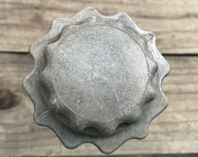 Gas can spout top