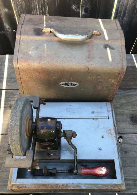 Dunlap hand grinder and box