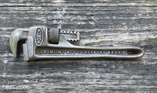 Trimont 6â€ pipe wrench