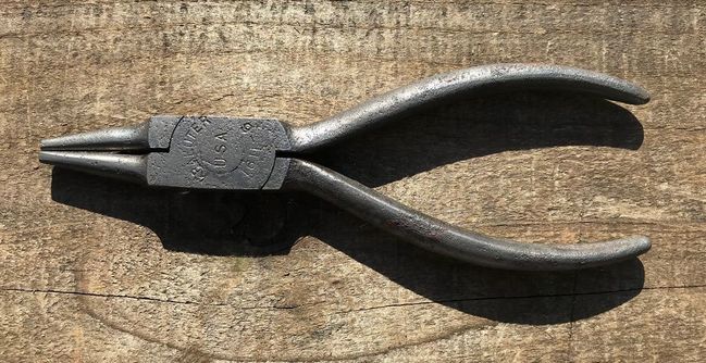 Kraeuter round nose pliers