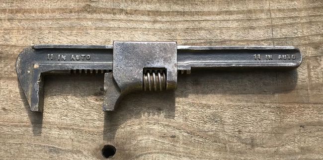 Vlchek auto wrench