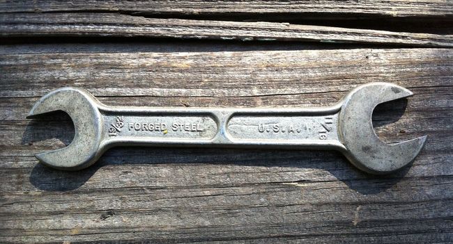 Bridgeport DOE wrench with dual size markings