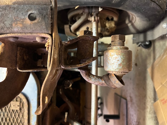 IMG_5323_Driver_Spring_Hanger