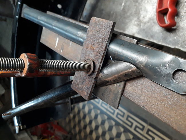Mudguard stays