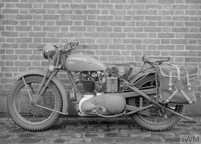 IWM pictures ARIEL 348cc OHV WNG